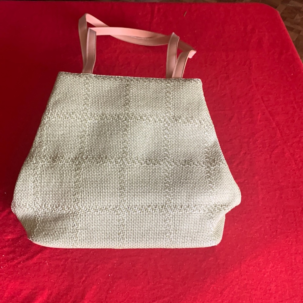 Nine West pastel green short shoulder strap purse light tan straps never carry
